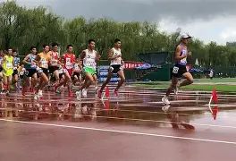 田径夜战：西城灰熊队淘汰对手河套貔貅队，临门一脚致胜高压逼抢成功的简单介绍