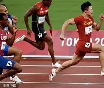 田径大师赛焦点战：三湘麒麟队绝杀瓯越旋风队，新星闪耀。防线高度稳定